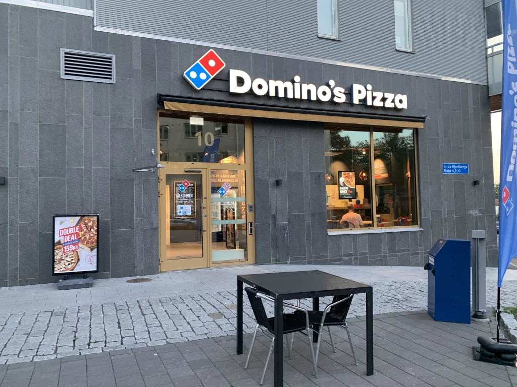 dominos-hours