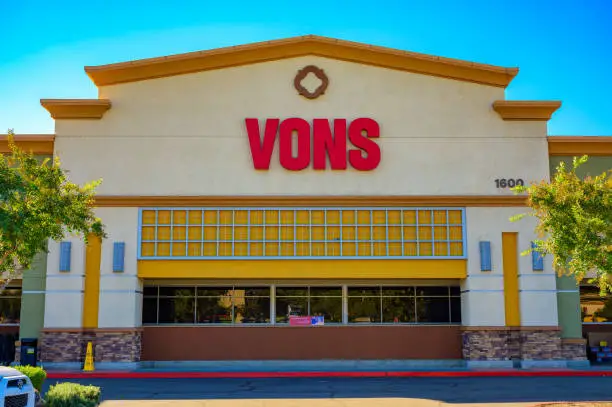 Vons Holiday Hours